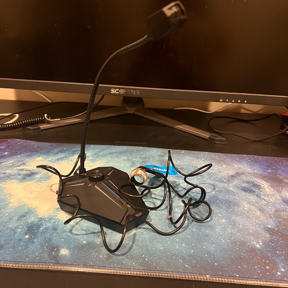 Good shape, there’s scratch on the top casing (maybe removable and I will try)